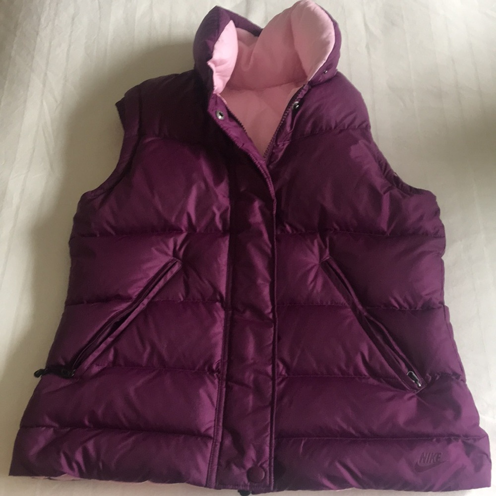 Reversible puffer vest